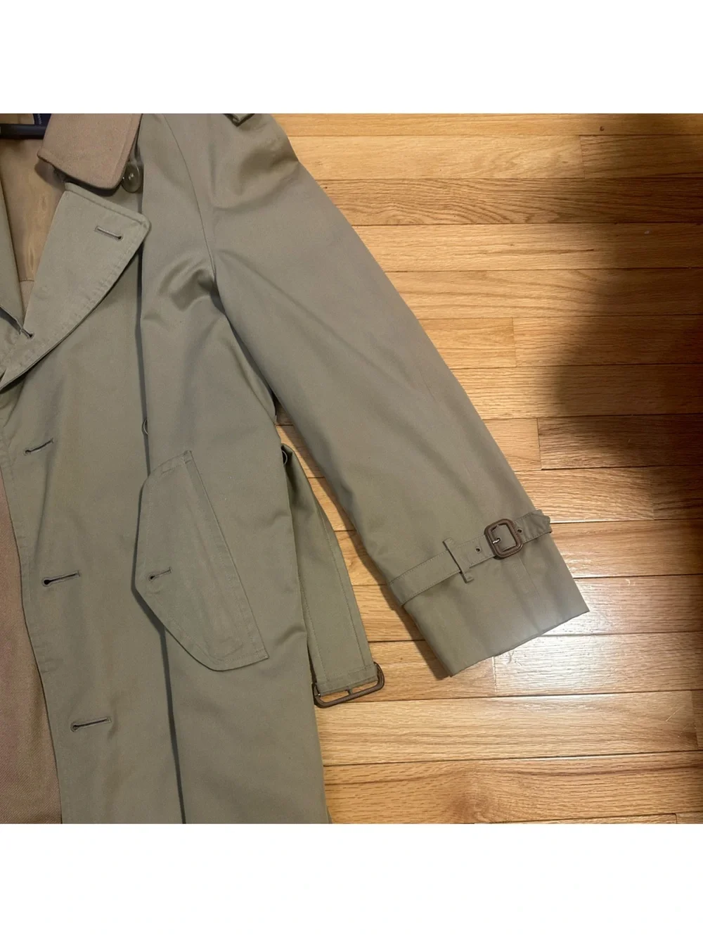 Burberry Beige Men’s Trench Coat with Branded Label Size 40 Regular